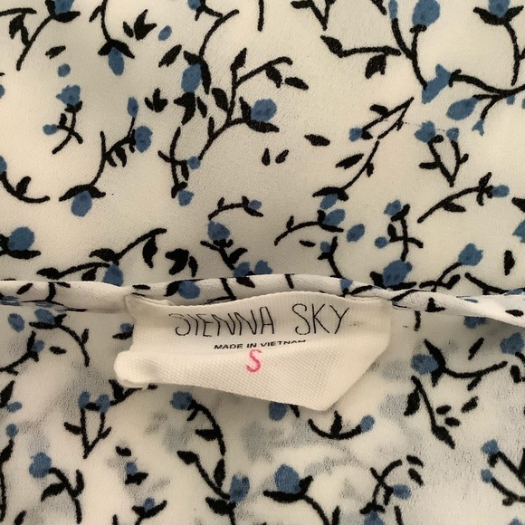 Sienna Sky Flower Print Short Sleeve Dress Sz-S - Picture 7 of 7